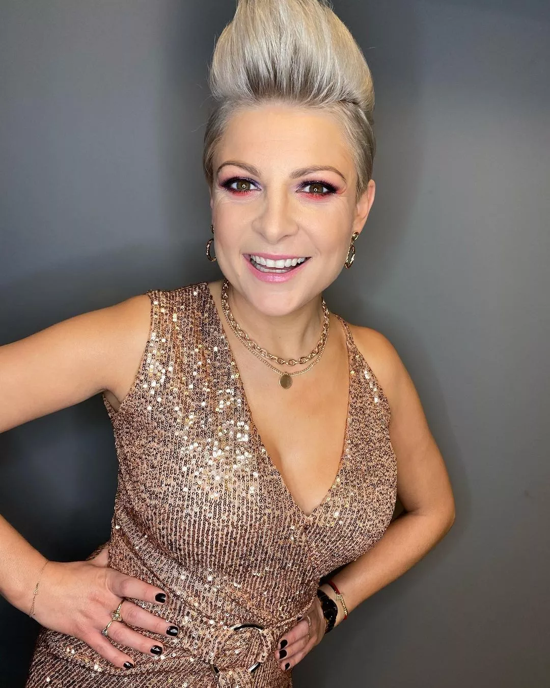 Piękna gwiazda disco polo